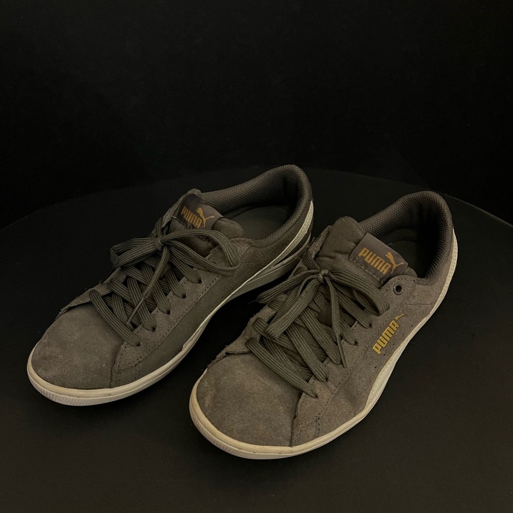 PUMA Vikky Suede Women’s Sneakers / Green / SZ: 7.5